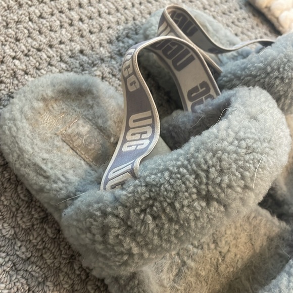 Kids gray Ugg slippers - Picture 4 of 4